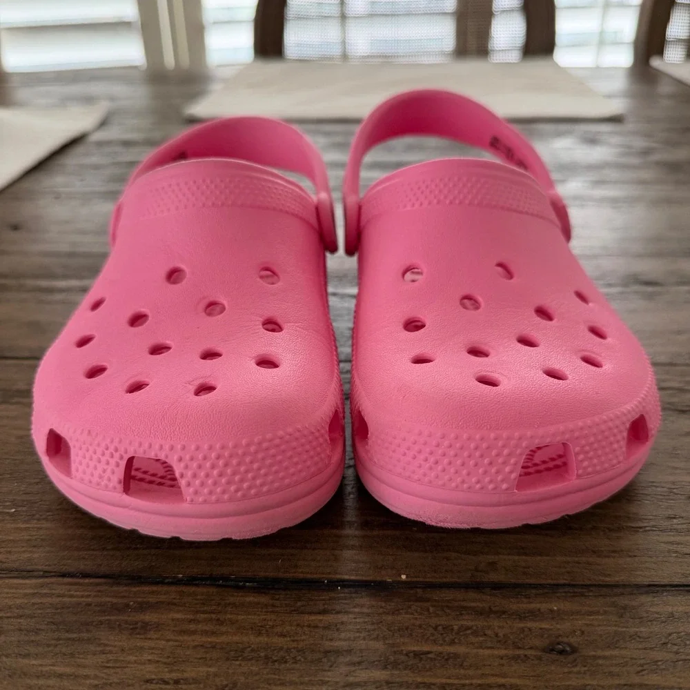 Crocs Classic Clog‎ Bubblegum Pink Kids Junior Size J3 Slip On Water Shoes